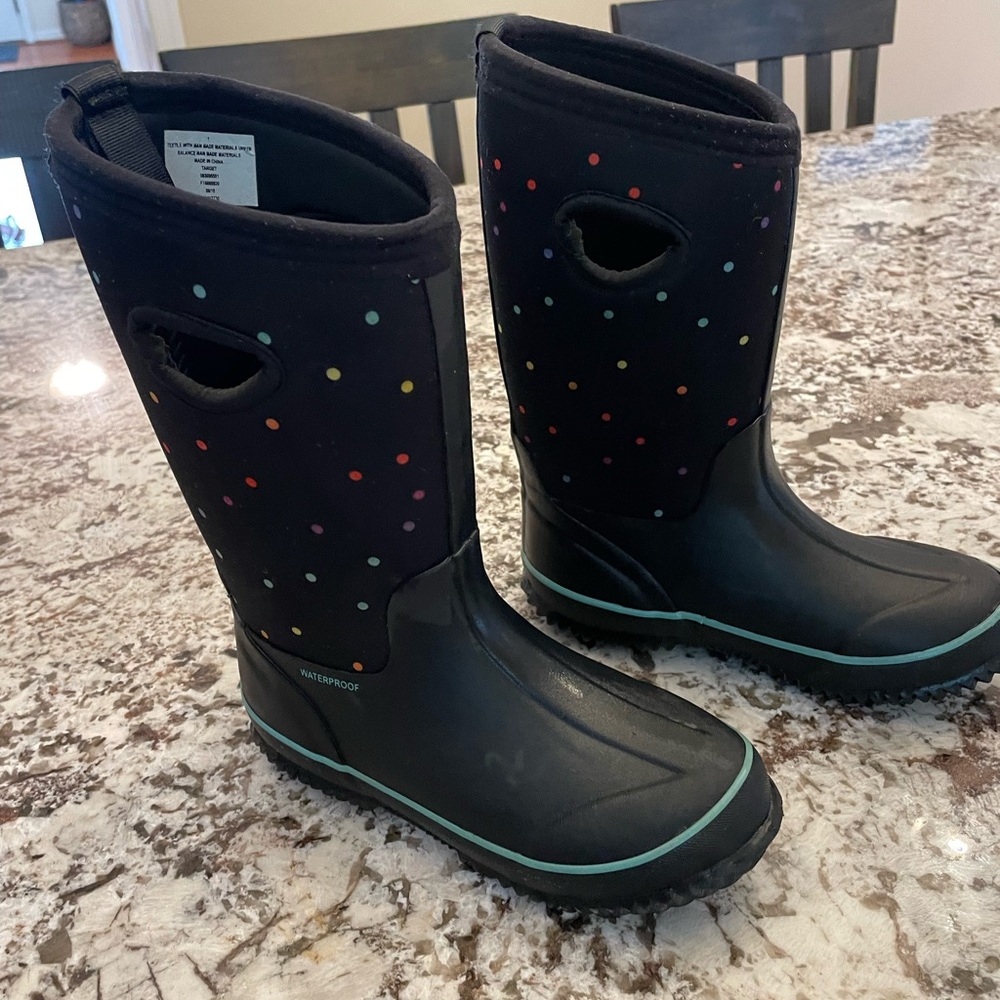 Target polka dot boots size 1 in very good condition - Only worn a few times.